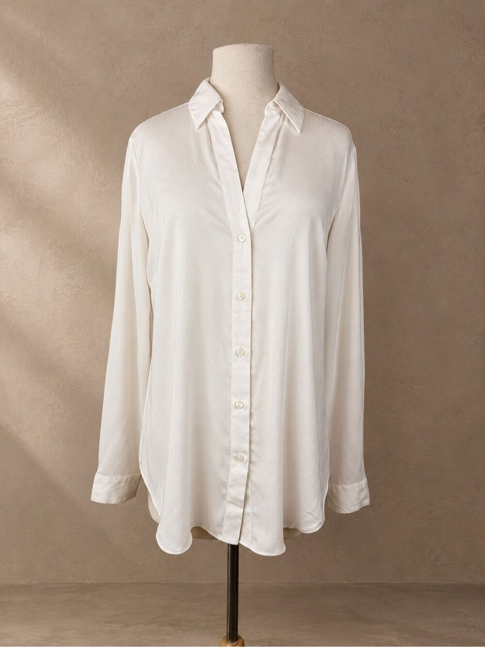 Ann Taylor M NWT Ivory Silky Button Down Blouse Relaxed Tunic Shirt
